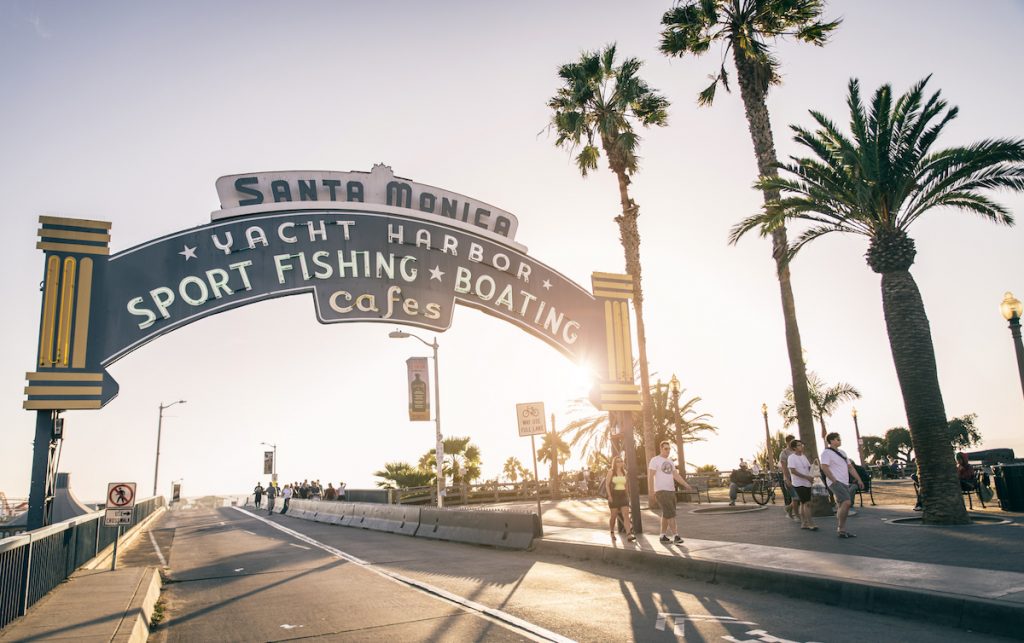 20 minutes to Santa Monica by bus